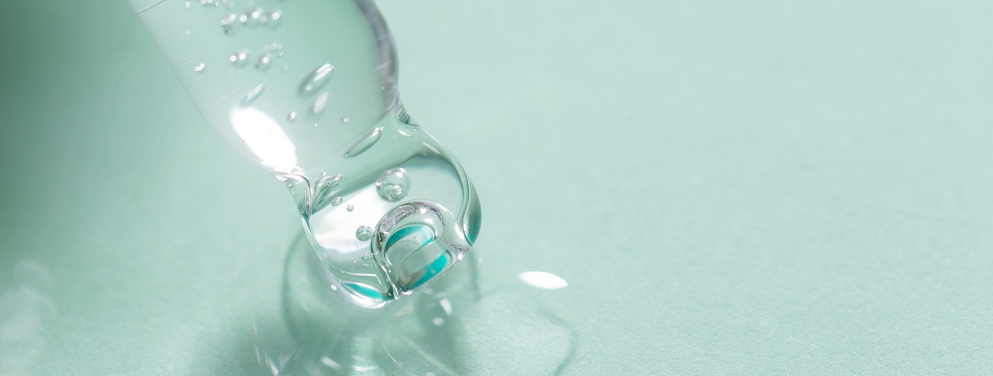 Qual sérum facial possui ação clareadora para manchas e melasma?