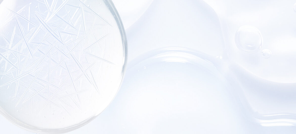 Microagulhamento em sérum: entenda como as microagulhas invisíveis transformam sua pele sem dor