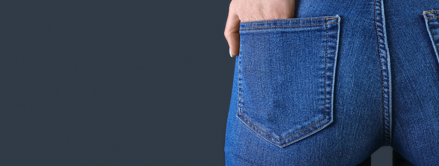 O atrito da roupa pode causar manchas escuras na pele?