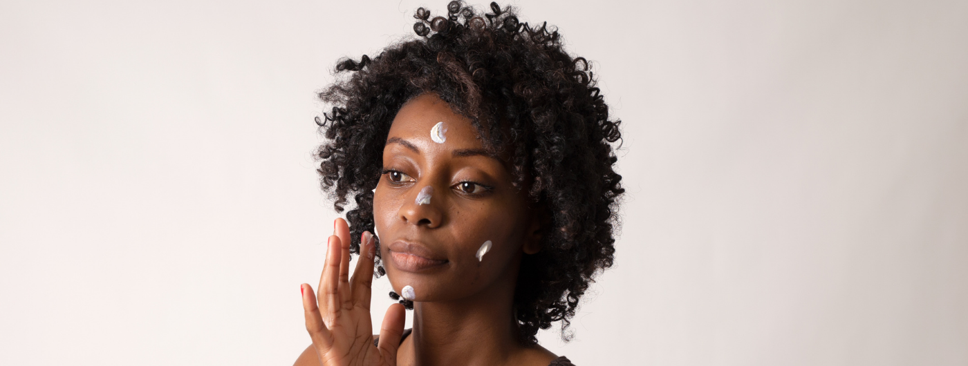 Pele negra e hiperpigmentação: por que clarear exige cuidado, constância e segurança