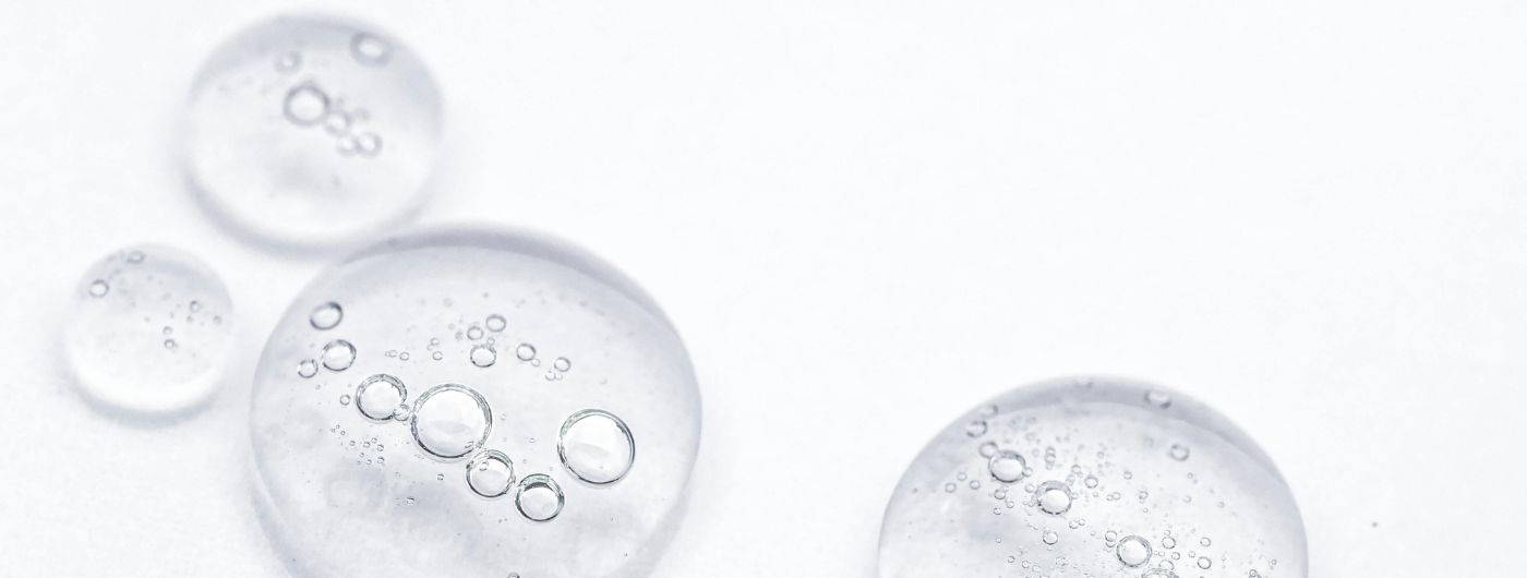 Toque seco, oil-free e não comedogênico: o que esses termos significam na prática?